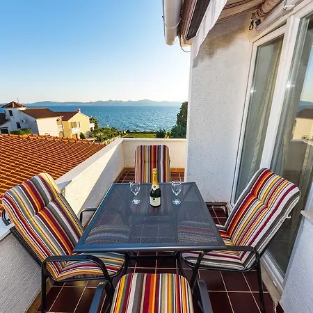 公寓 Nada 扎达尔