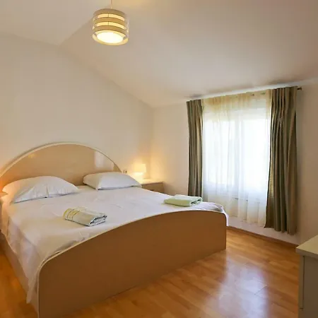 公寓 Nada 扎达尔